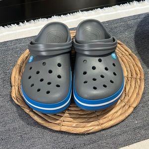 Men’s crocs
